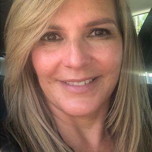 Meet your Posher, Violeta